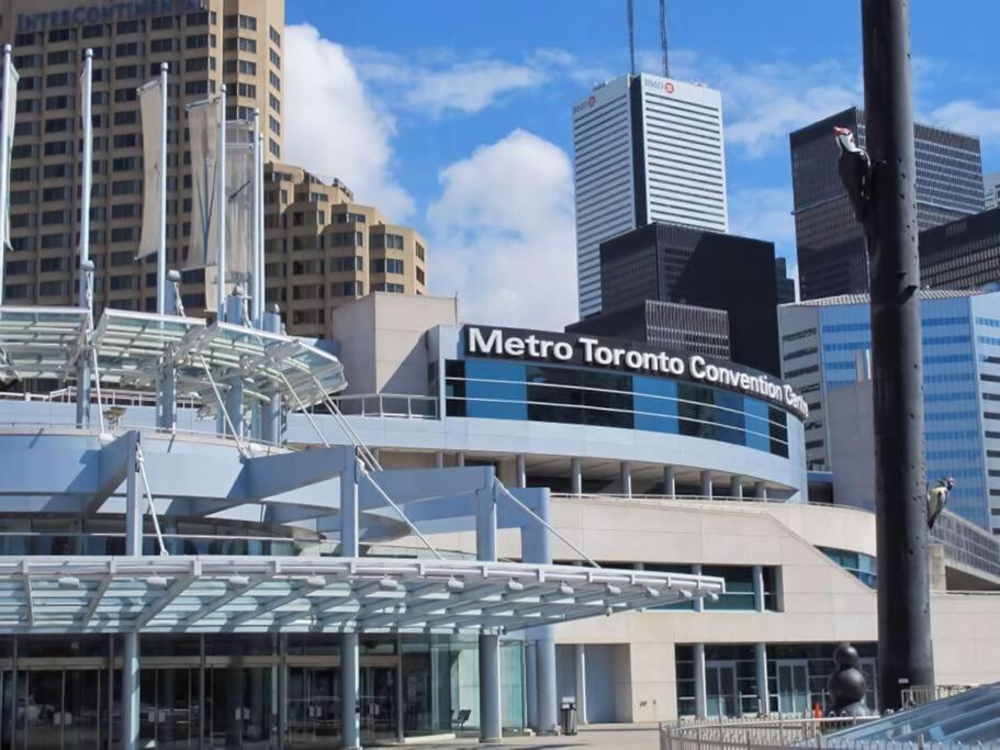 Lush Condo By Cntower - Free Parking Τορόντο Εξωτερικό φωτογραφία
