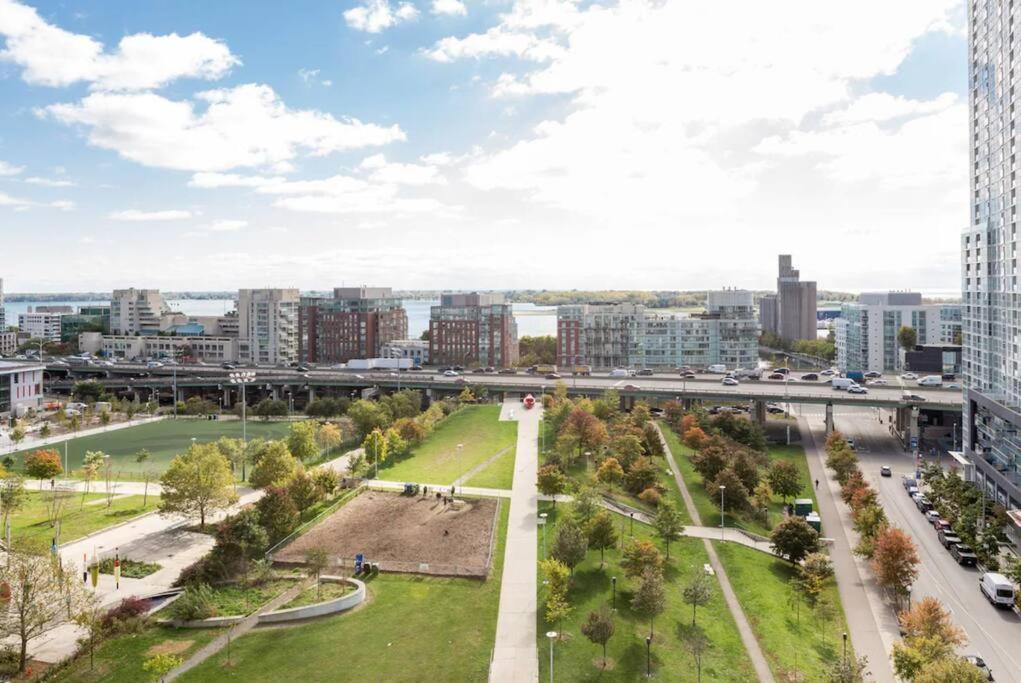 Lush Condo By Cntower - Free Parking Τορόντο Εξωτερικό φωτογραφία
